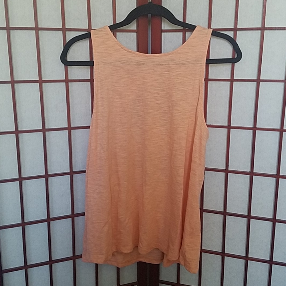 NWOT Anthropologie Peach bow-backed tank. Size M.